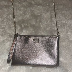 NWOT GUESS CHAIN CROSSBODY 12X5 inches.